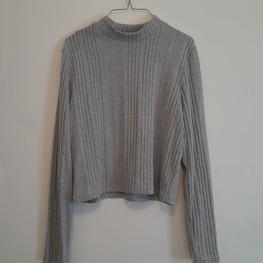 No Boundaries Gray Ribbed Mock Neck Sweater
